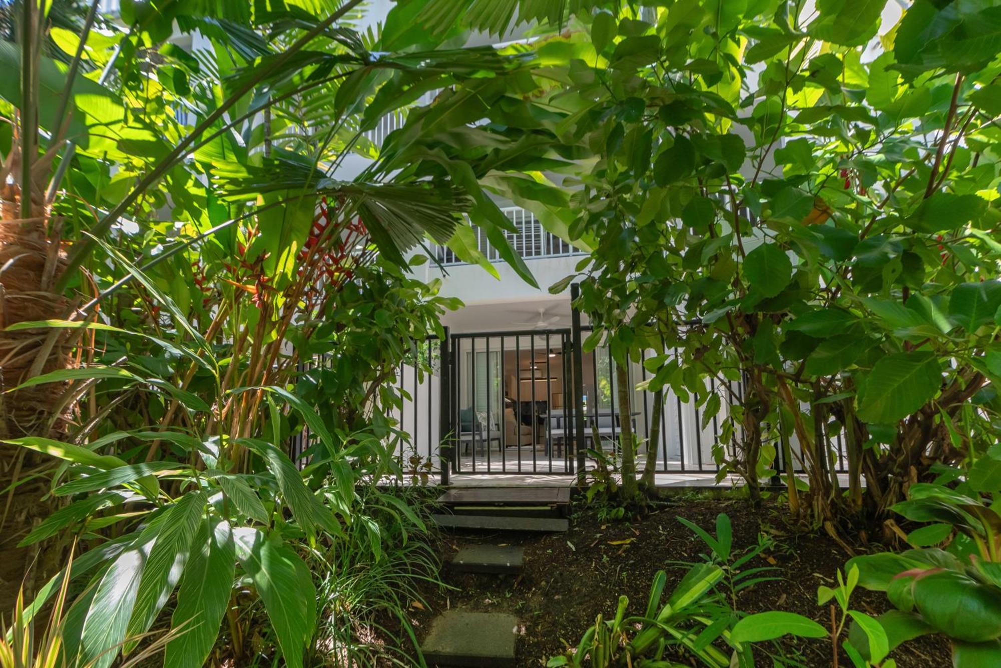 Elysium Private Apartments At Beach Club & Spa Palm Cove Bagian luar foto